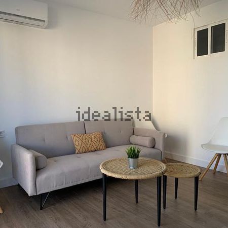 Alquiler de piso en Calle Hermanos Álvarez Quintero, 9 - Photo 1