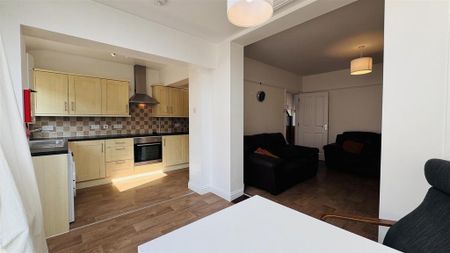 4 bedroom terraced house to rent - Photo 2