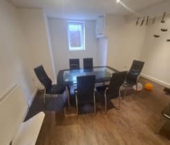 6 Bed - 55 Chestnut Avenue, Hyde Park, Leeds - LS6 1AZ - Student - Photo 2