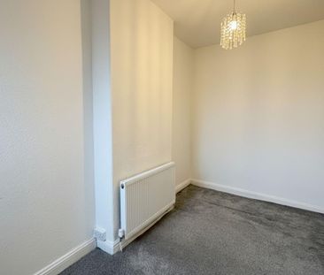 2 bedroom end of terrace house to rent - Photo 4