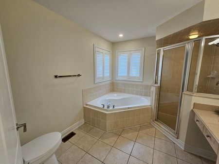 For Lease - 7 Trailside Walk, Brampton, Ontario - Photo 4