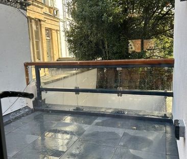 2 Bed Semi-Detached House, Alma Vale Road, BS8 - Photo 2