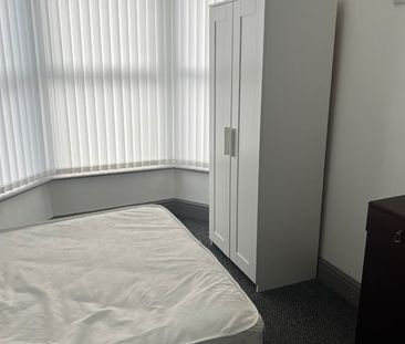 4 Bed Semi-Detached House, Alderson Road, L15 - Photo 4