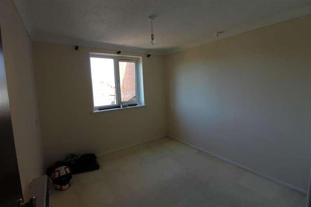 Manor Park House, Bullar Road, Southampton, SO18 - Photo 1