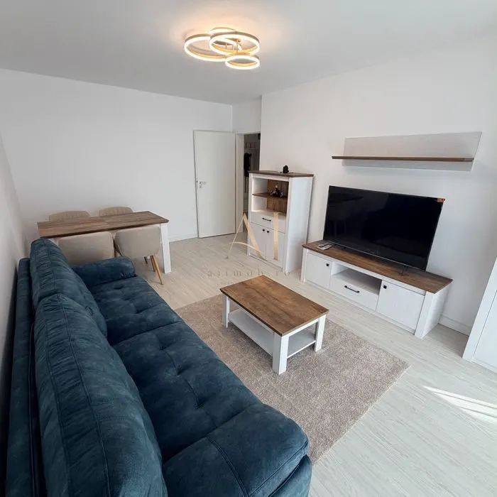 Inchiriez apartament cu 2camere, loc de parcare si o boxa la Maurer - Fotografie 1
