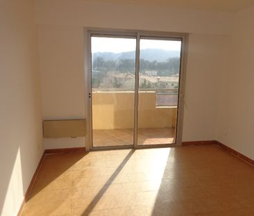Location Appartement 2 pièces 51m² DRAGUIGNAN 83300 - Photo 4