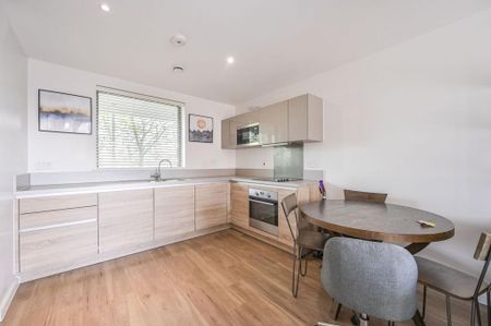 2 bedroom flat to rent - Photo 2