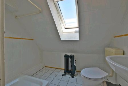 2 ZKB Dachgeschosswohnung mit Gartenmitbenutzung in Niederzwehren - Photo 5