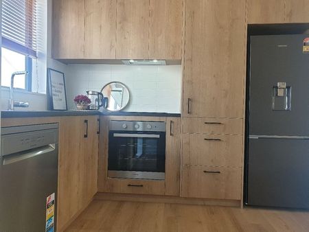 Near New 2 Bedrooms Fully Furnished Townhouse - Photo 2