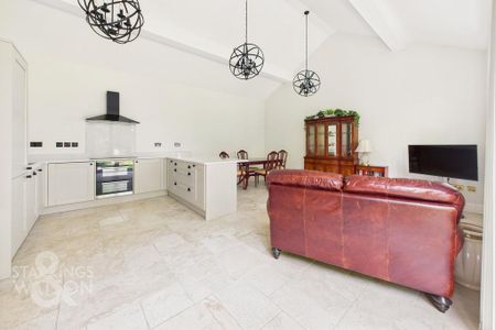 2 bedroom barn conversion to rent - Photo 3