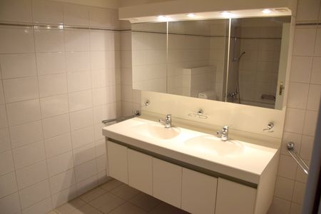 Charmante 2.5-Zimmer-Wohnung mit Sitzplatz in Zürich Hottingen - Photo 4