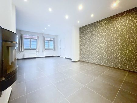 Prachtige en ruime woning in het centrum van Koekelare - Photo 2