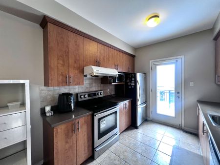 For Lease - 119 Songbird Private, Bells Corners and South to Fallowfield, Ontario - Photo 5