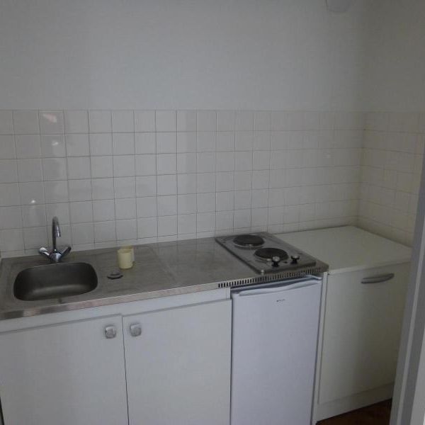 Location Appartement 1 pièce 30m² ST ETIENNE 42000 - Photo 1