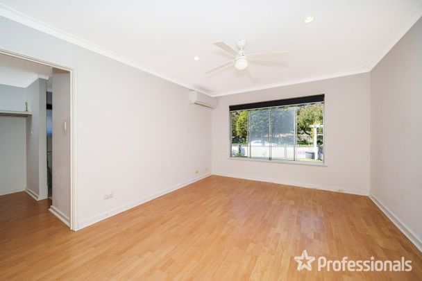 Charming 5 x 2 in sought after Greenwood! - Photo 1