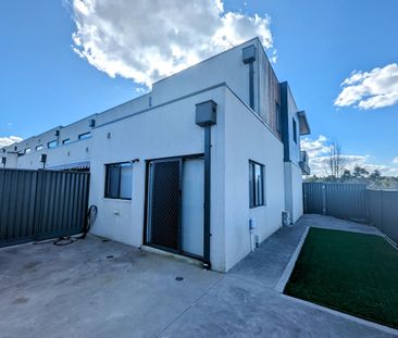 Remarkable Home in Aspect Greenvale - Photo 3