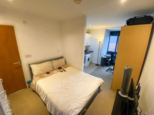 Studio to rent - Photo 1