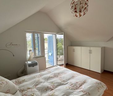 Einmalige Gelegenheit - Lichtdurchflutete Wohnung mit privater Dach... - Foto 3