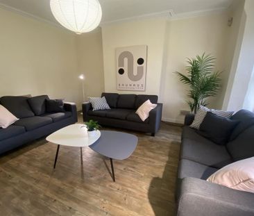 6 bedroom semi-detached house to rent - Photo 3