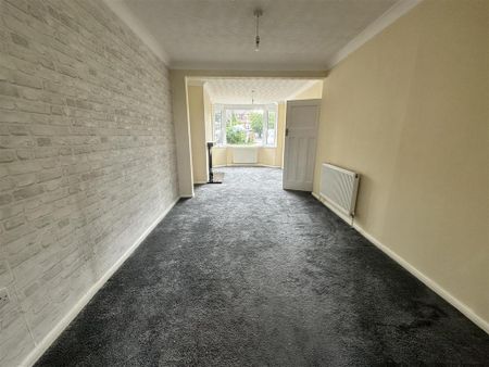 3 bedroom semi-detached house to rent - Photo 3