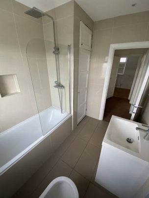 Room in a Shared House, Stunning Double Room In Streatham, SW16 - Photo 1