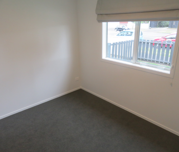 Modern and well designed, two bedroom, one bathroom, single level h... - Photo 1