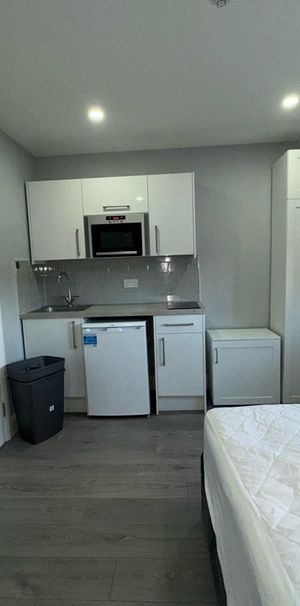 Studio Flat, Randlesdown Road, SE6 - Photo 1