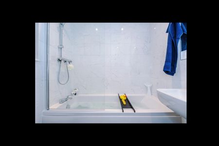 3 Bed Flat, Castle Irwell, M6 - Photo 2