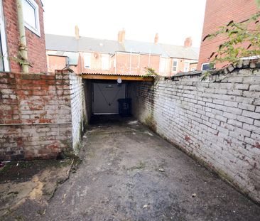 2 bed flat to rent in Wharton Street, South Shields, NE33 - Photo 3