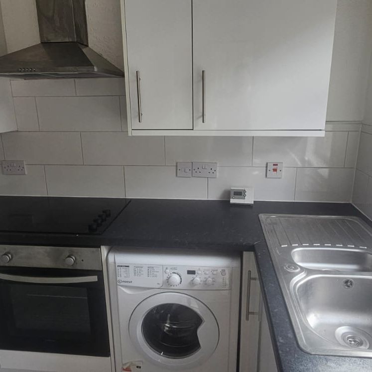 2 Bed - 48 Harold View, Hyde Park, Leeds - LS6 1PP - Student - Photo 1