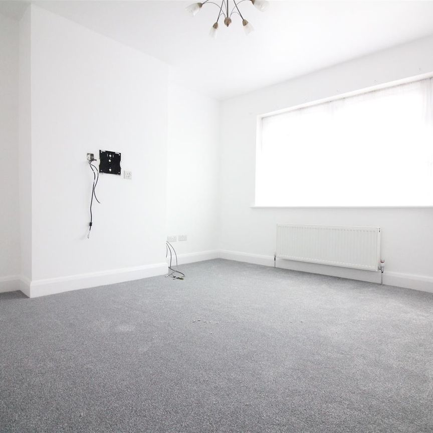 Park Lane, Hayes - Photo 1