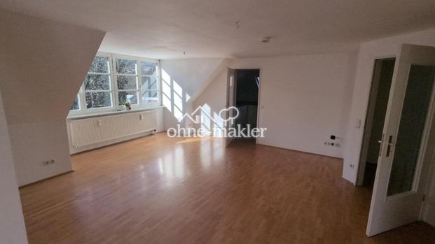 Sonnige 3-Zimmer DG-Wohnung mit tollem Blick auf die Berge mit EBK und Gartennutzung! - Photo 1