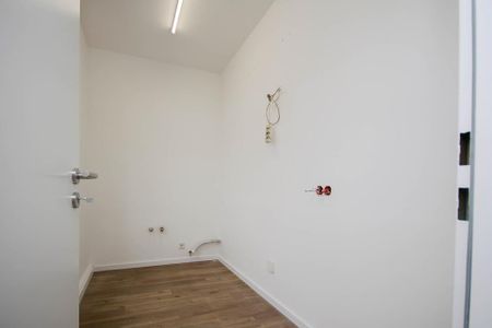 Modernisierte 2-Zimmer Wohnung mit Einbauküche - Photo 5
