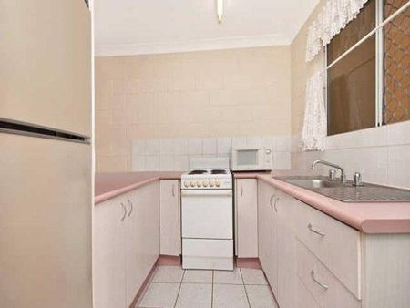 QUIET COMPLEX - CENTRAL LOCATION - Photo 4