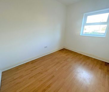 Flat to rent on - Photo 3