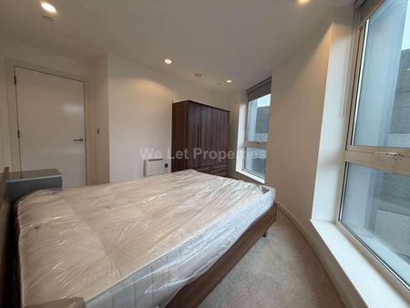 The Heart, Blue, Media City, M50 - Photo 5