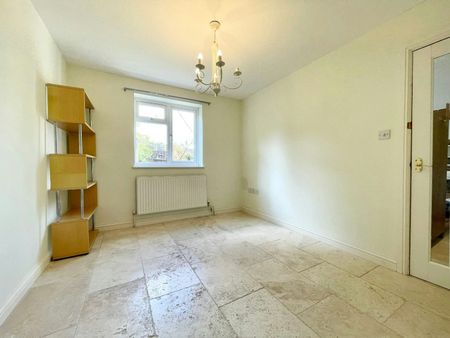 Detached house to rent on - Photo 4