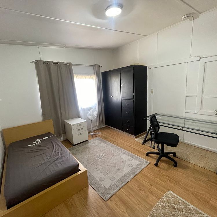 7-bedroom shared house, Charles Street - Photo 1