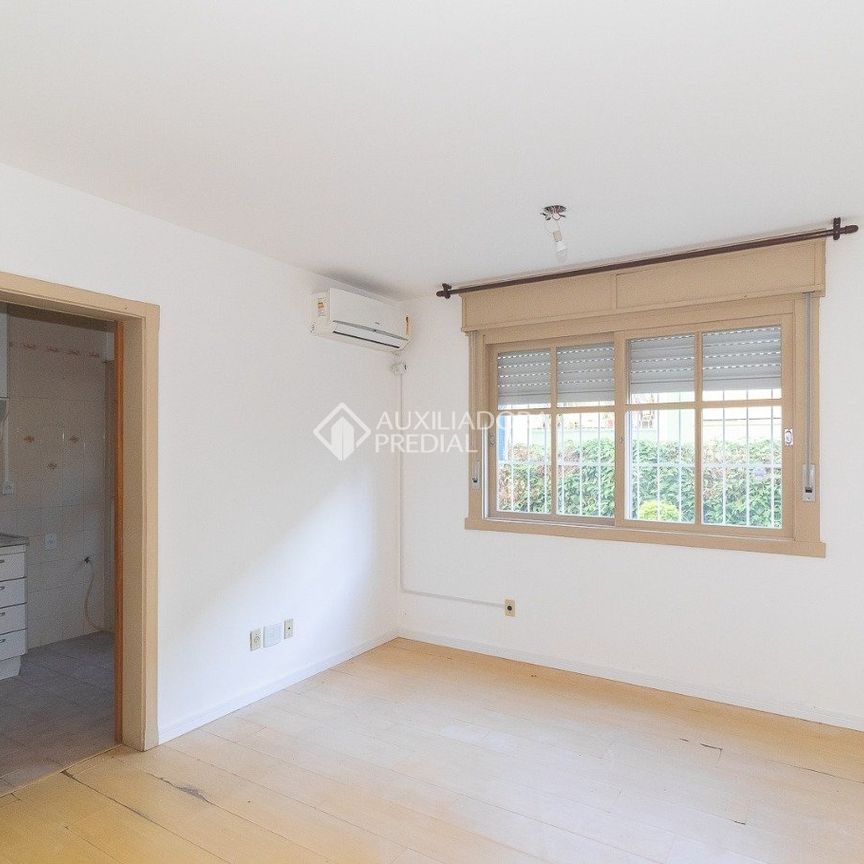 Apartamento com 1 quarto e 65m² para alugar em Santo Antônio, Porto Alegre. - Photo 1