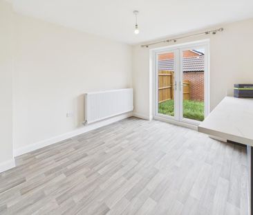 Sniggs Field Avenue, Winnycroft - Photo 5