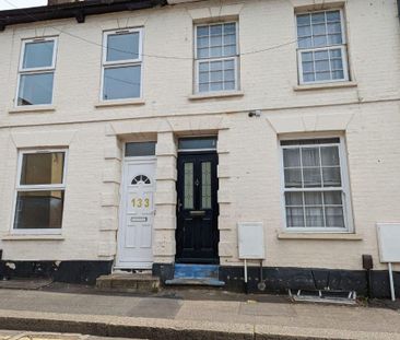 4 bedroom terraced house to rent - Photo 3