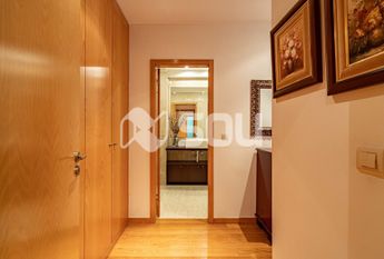 Apartamento T4 em Porto