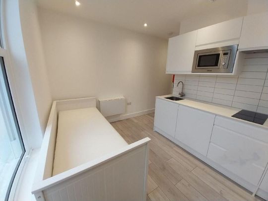 Studio to rent - Photo 1