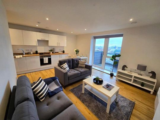 3 bedroom flat to rent - Photo 1