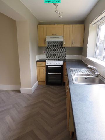 3 bedroom semi-detached house to rent - Photo 5