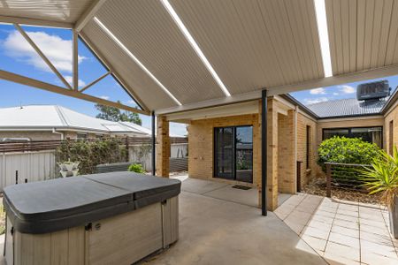 Spacious & Modern Living in Prime Estella Location - Photo 4