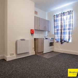 1 Bedroom Bedsit For Rent - Photo 2