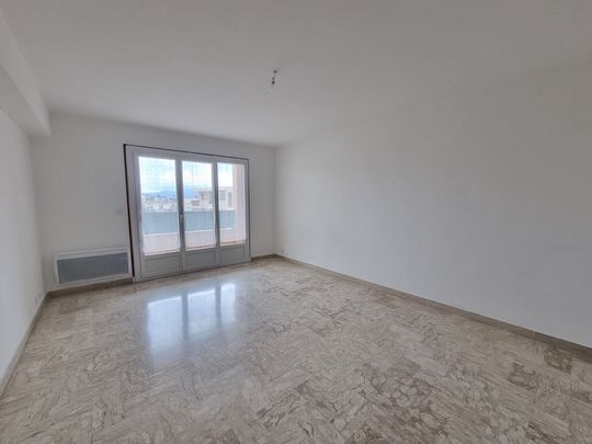 Location Appartement 3 pièces 70m² - Photo 1