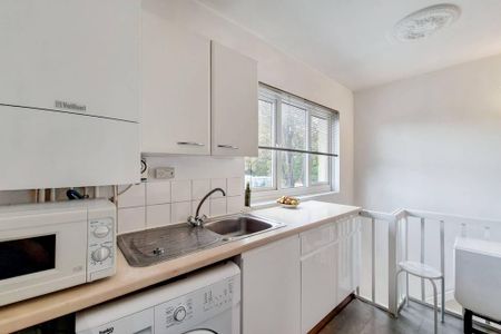 1 bedroom flat to rent - Photo 2