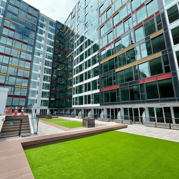 Spacious 3-Bedroom Apartment with 2 Secure Carpark - Photo 1